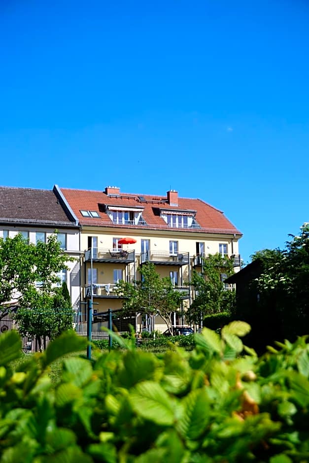 Einraumapartment mit Seeblickbalkon