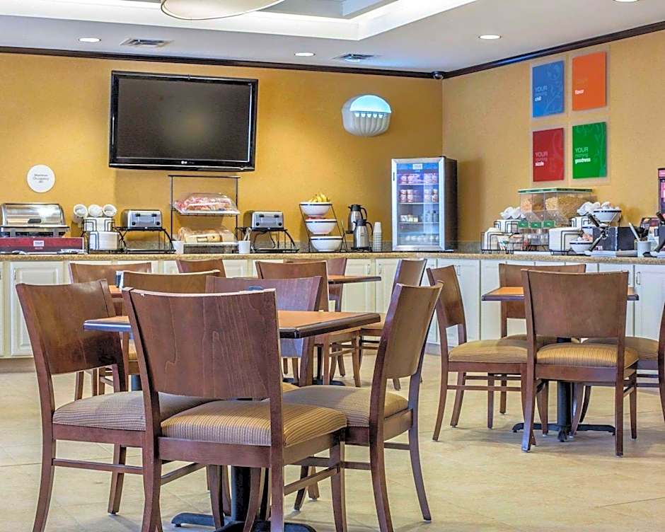 Comfort Inn and Suites adj to Akwesasne Mohawk Casino