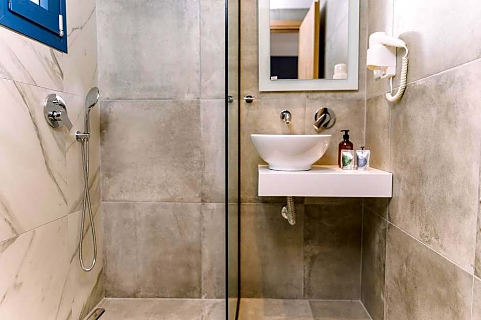 BLUE STONE Luxury Suites