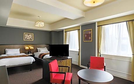 Deluxe Corner Twin Room - Non-Smoking