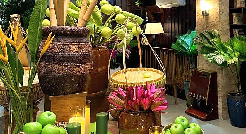 Happy Life Green Hotel