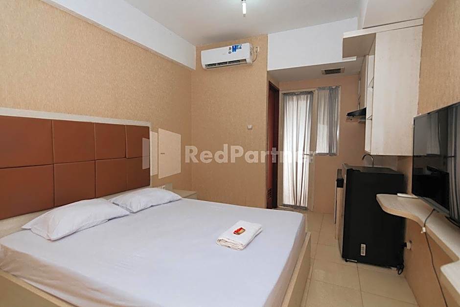 RedLiving Apartemen Green Lake View Ciputat Syafa Property Tower E