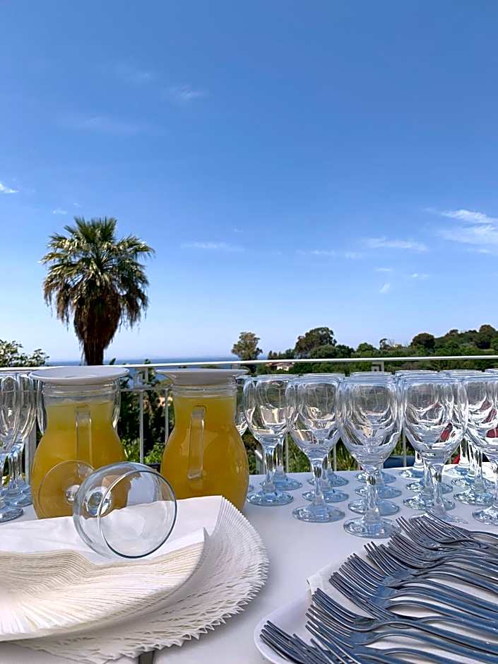 HOTEL MERCURIO SUL MARE - Fish restaurant and private beach