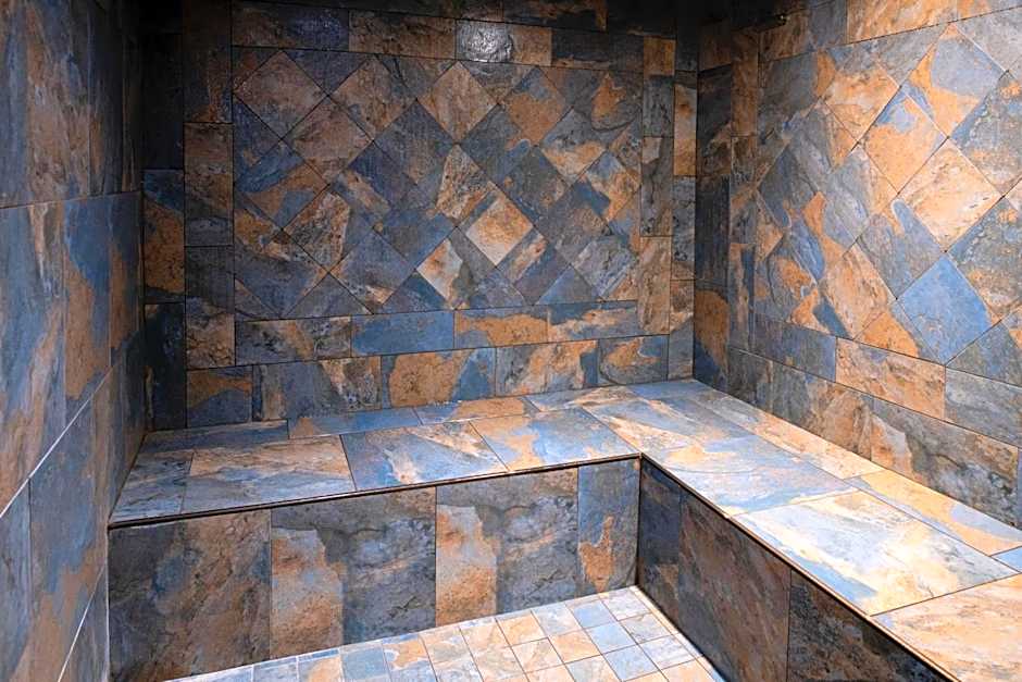 Yosemite Southgate Hotel & Suites