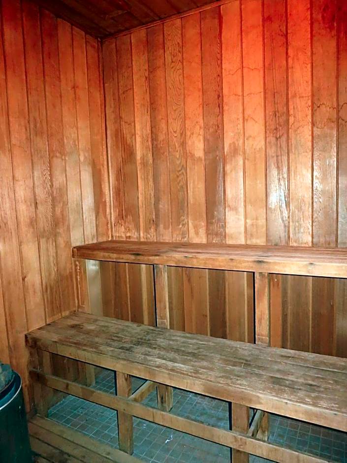 Tropicana Suite Hotel