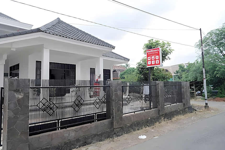 RedDoorz near Politeknik Negeri Lampung