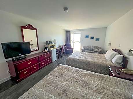 Superior Queen Room with Two Queen Beds