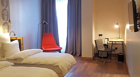 Traveler's Twin (2 separate beds)