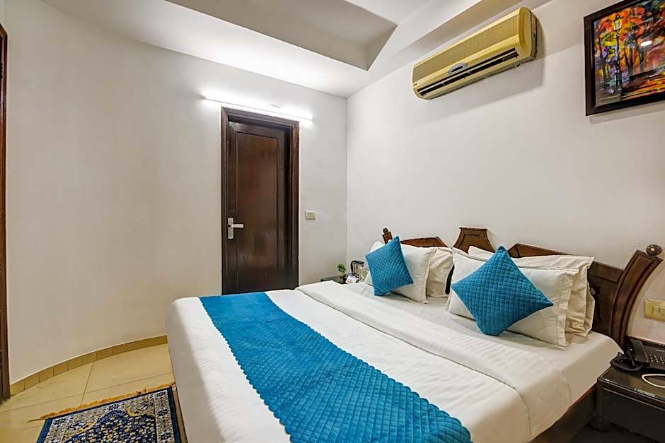 Chanchal Deluxe Hotel