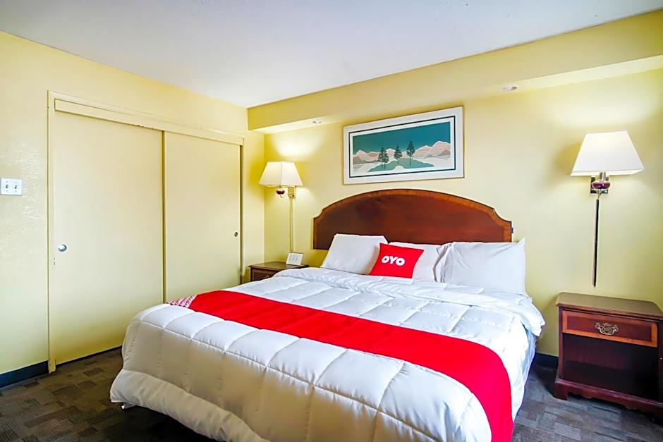 OYO Hotel Hutchinson KS West 4th Ave
