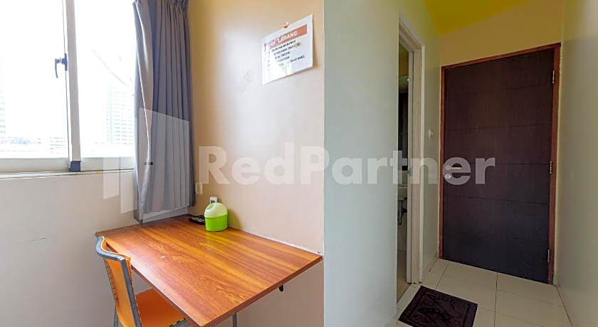 Ichiza Room RedPartner