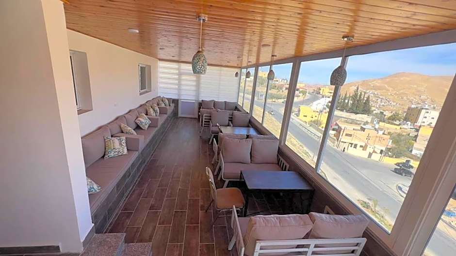 Beit Alshabaan Inn