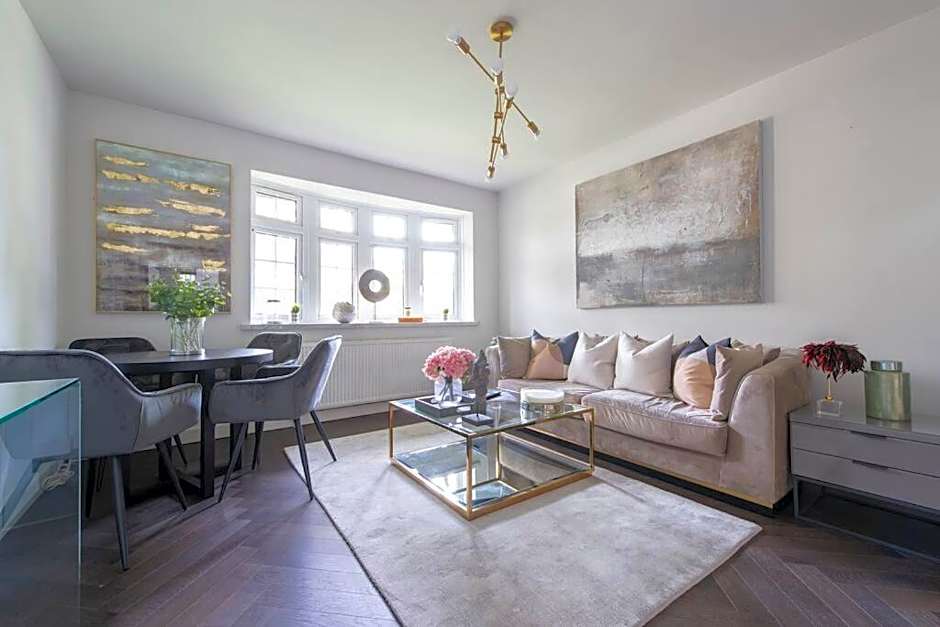 2 BR, Modern Urban Sanctuary 1CC - Cherrydeal