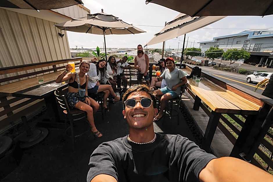 Howzit Hostels Hawaii