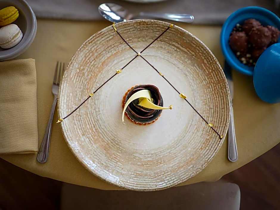 GRAND MOGADOR MENARA