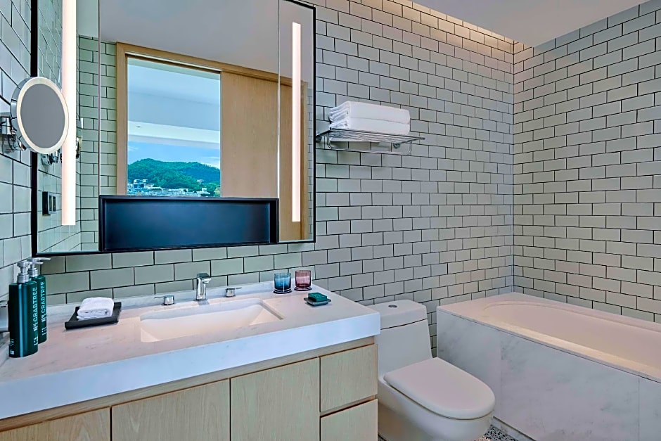 DoubleTree by Hilton Shenzhen Airport Residences