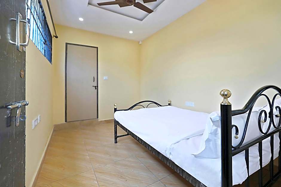 S R Comforts by OYO Rooms – Bangalore, MN