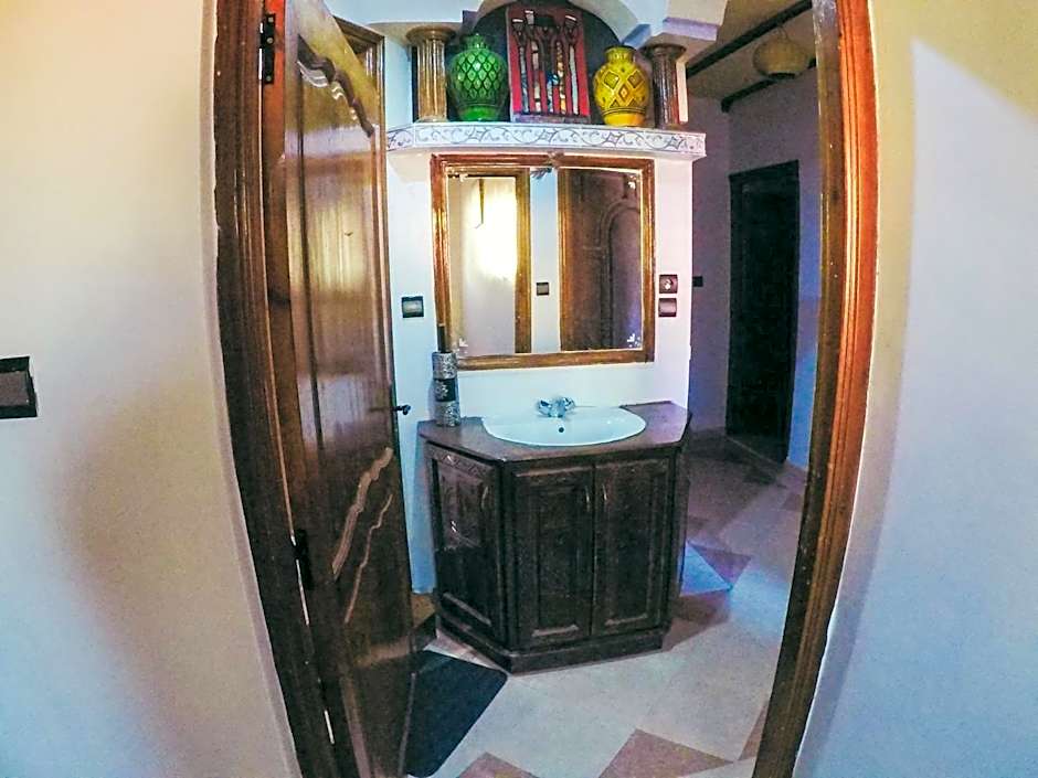 Tamraght White Hostel