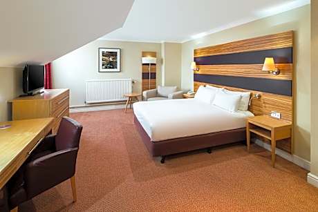 Premium Queen Room with Two Single Sofa Beds