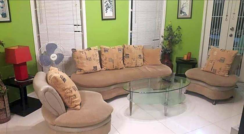 Serdena Homestay Fronting Cuatro Islas