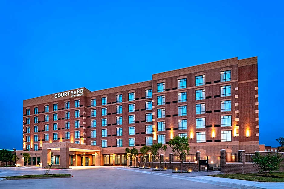 Courtyard By Marriott Dallas Frisco
