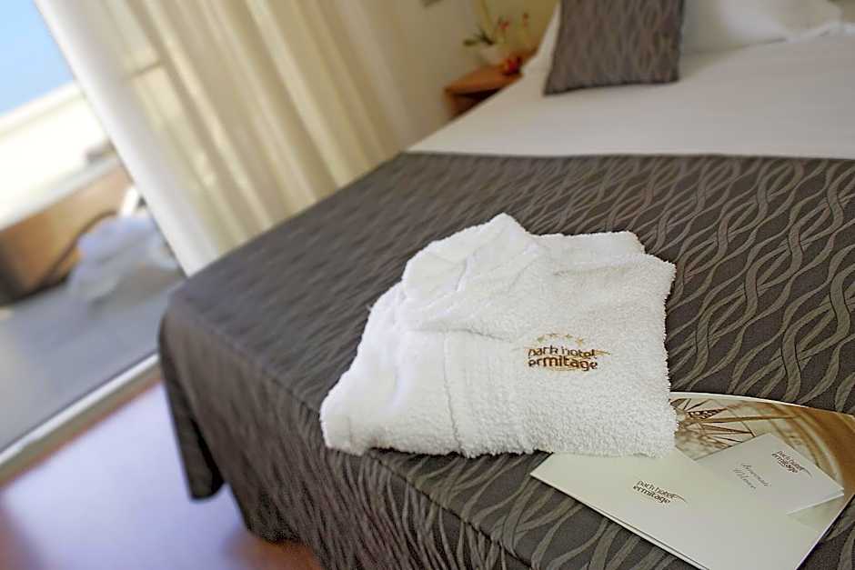 Photo 1 of 6 of Junior Suite, Sea View