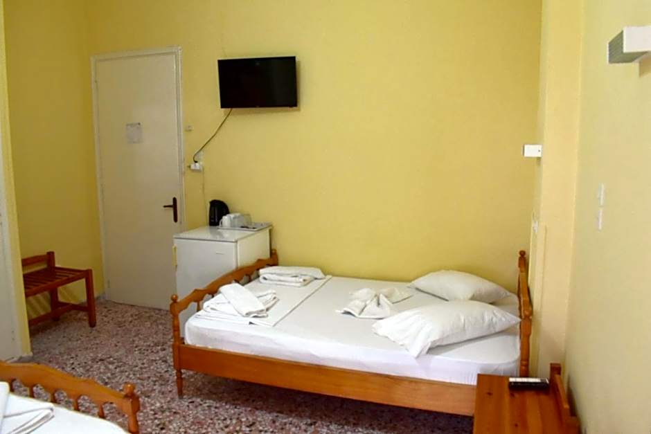 Photo 1 of 5 of Triple Room