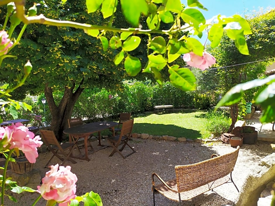 Chambre d'hôtes face au lavoir