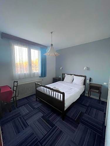 Photo 1 of 2 of Double Room
