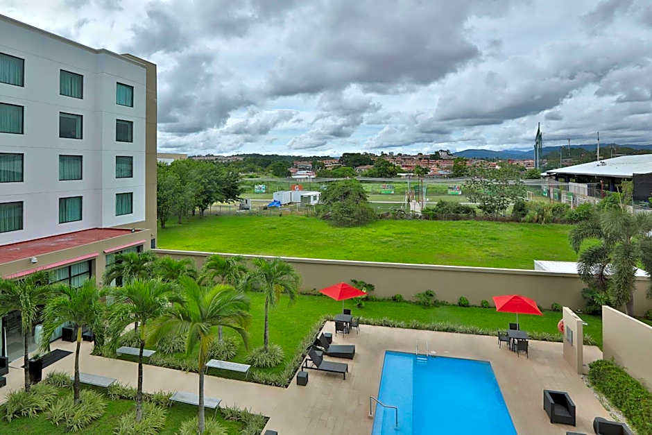 Courtyard by Marriott Panama Metromall