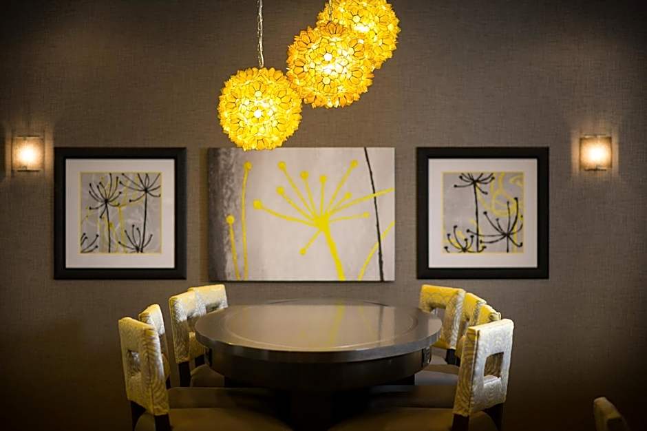 Holiday Inn Express and Suites Madison Central By IHG