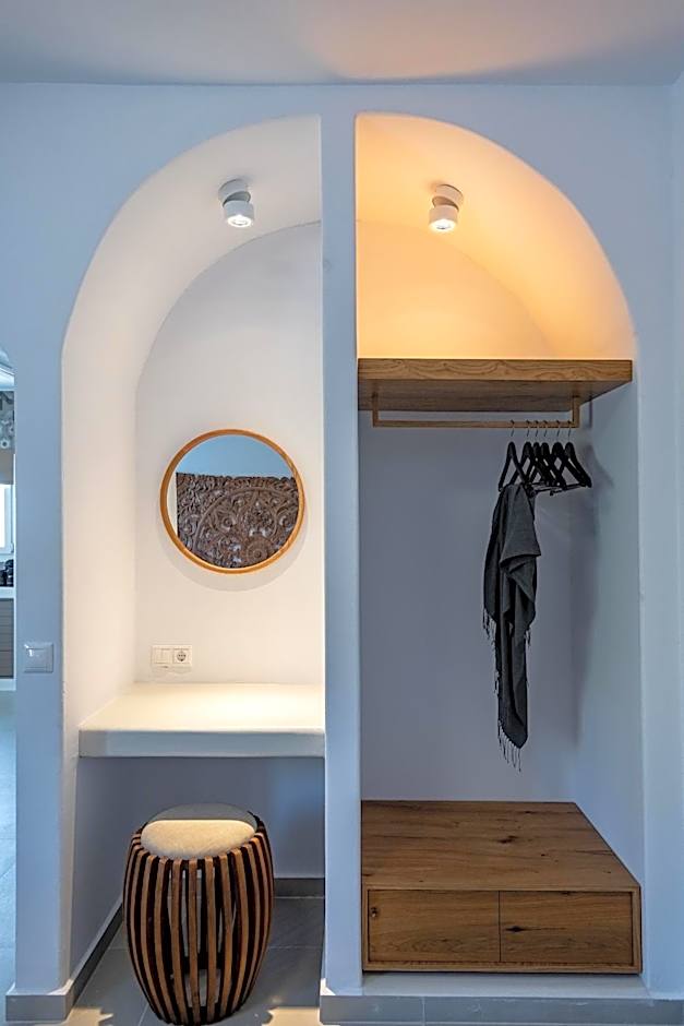 Remezzo Bayfront Suites