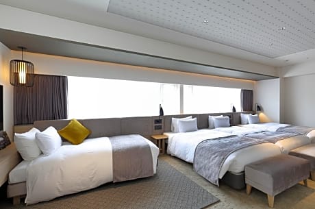 Deluxe Quadruple Room - Non-Smoking