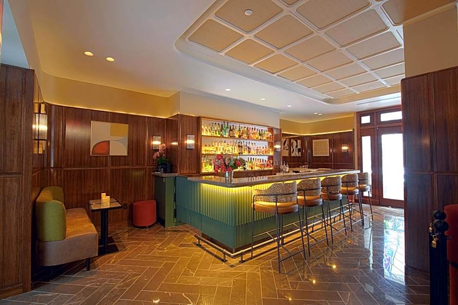 The Iroquois Hotel