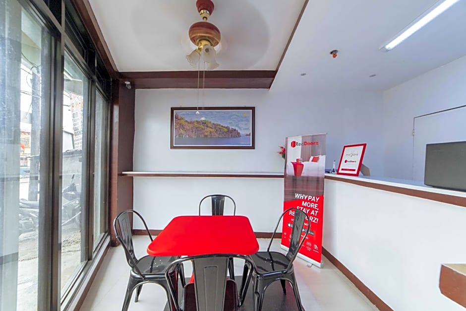 RedDoorz @ San Antonio Binan Laguna