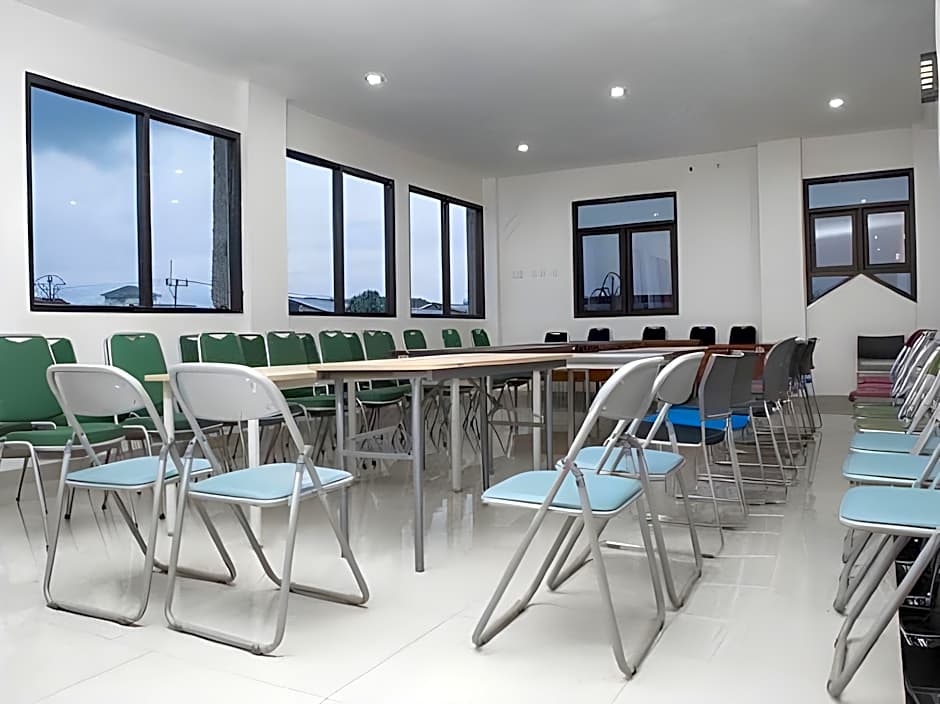 Saloka Guest House & Residence