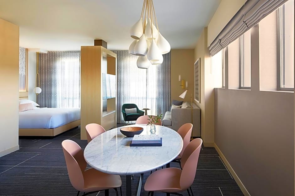 Kimpton Hotel Wilshire, an IHG Hotel