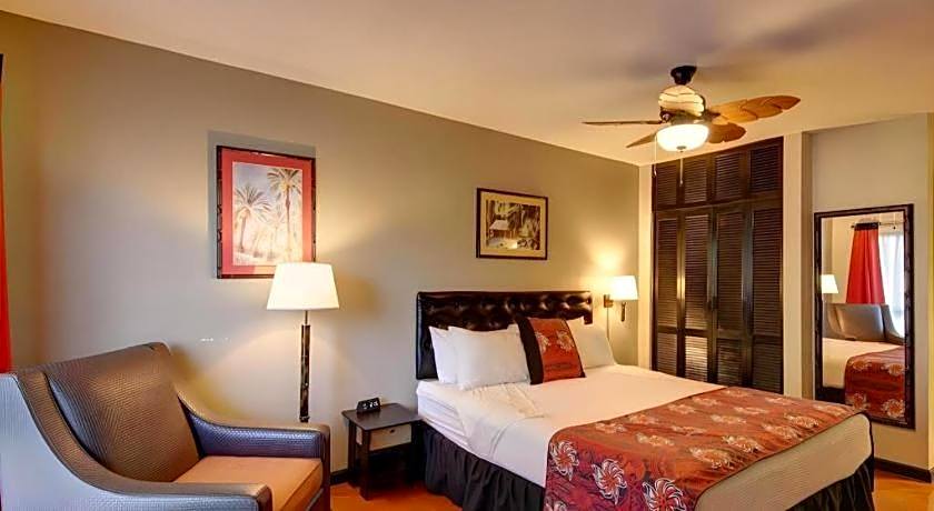 Caliente Tropics Hotel