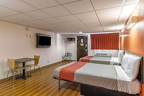 2 Full Beds | Non-Smoking