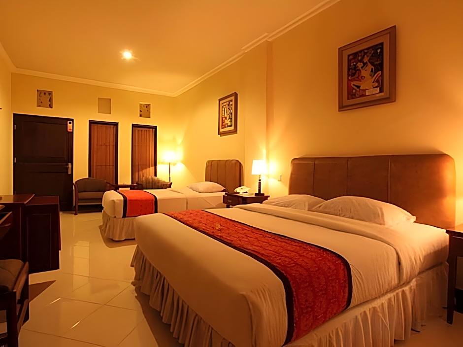 Super OYO Townhouse Oak Maxi Hotel Legian