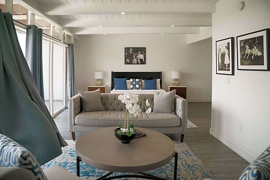 Hollywood Hills Hotel