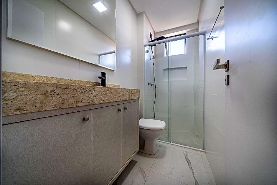 015 - Apartamento alto padrão próximo ao centro e à Praia de Bombas