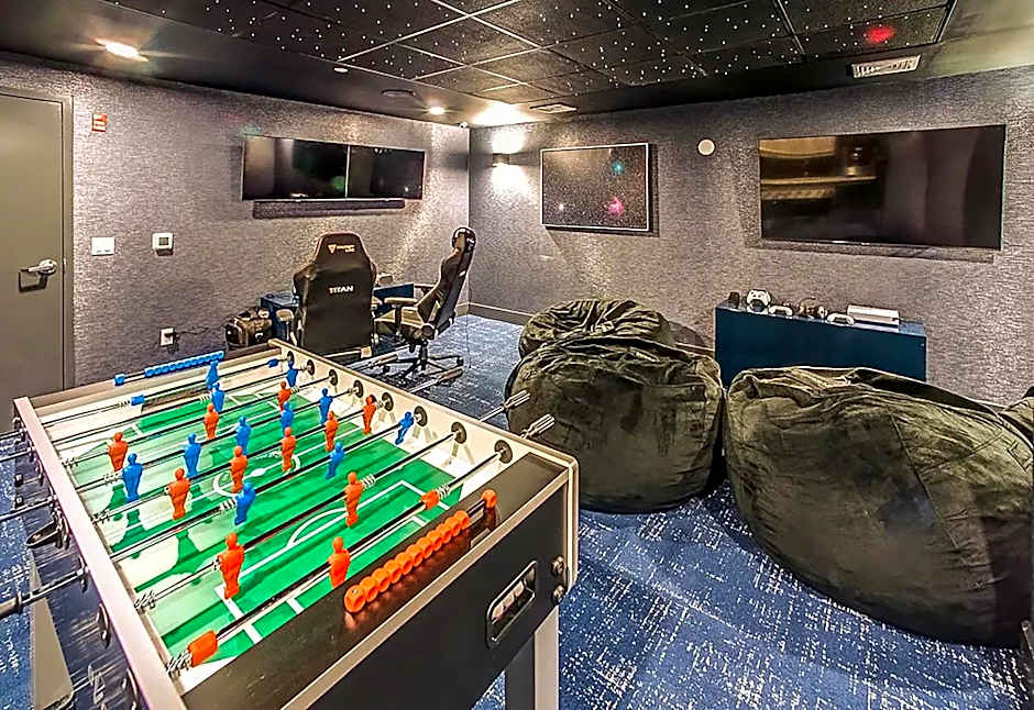 Luxury Furnished Apartments by Hyatus Downtown at Yale