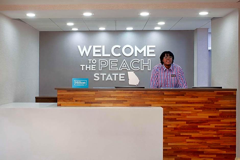 Hampton Inn By Hilton And Suites Atlanta Airport