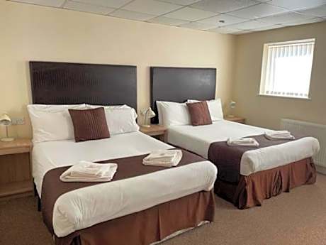 Quadruple Room with Bath