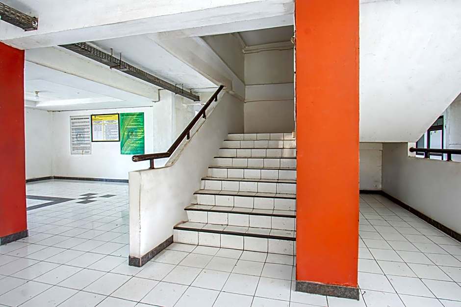 OYO Life 93405 Montong Are Residence