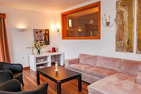 Superior King Suite with Spa