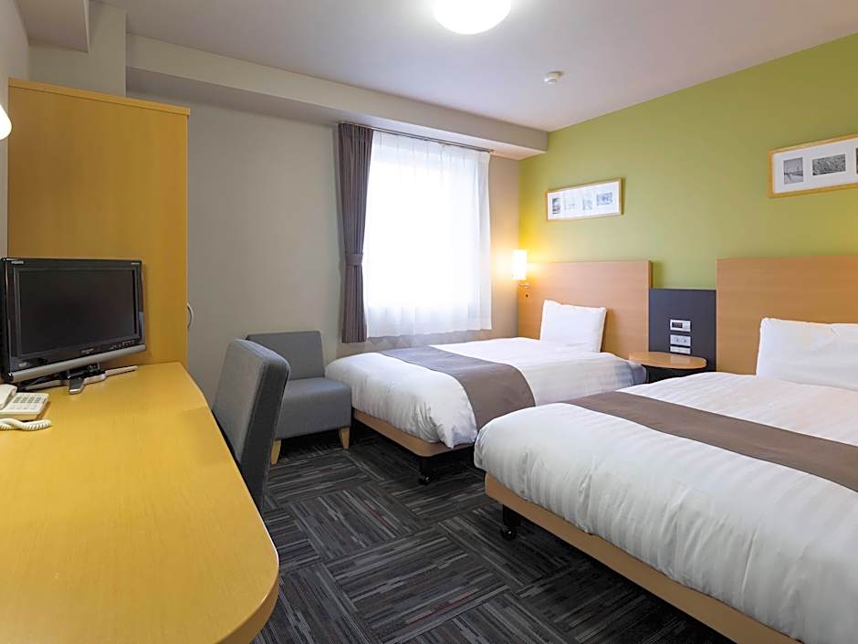 Photo 1 of 8 of 2 Twin Beds