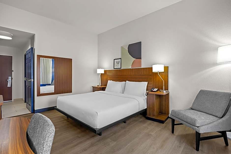 Spark by Hilton Macon North