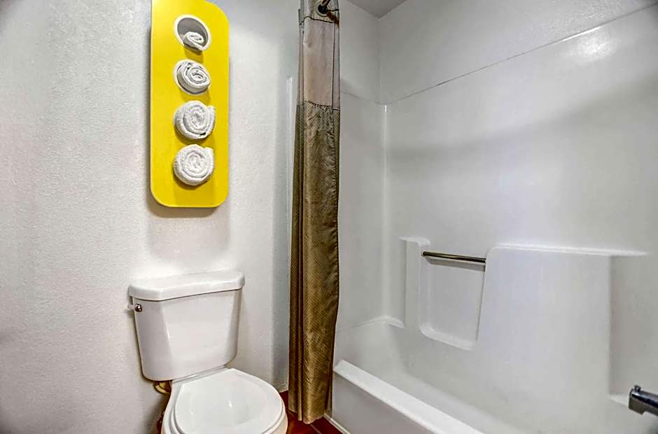 Motel 6-Moriarty, NM